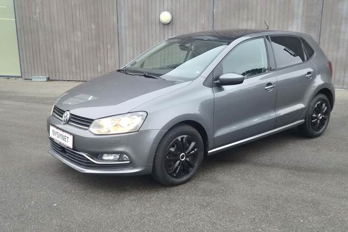 Blå VW Polo fra 2016 set udefra