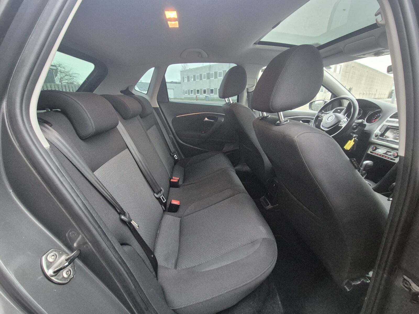 Blå VW Polo fra 2016