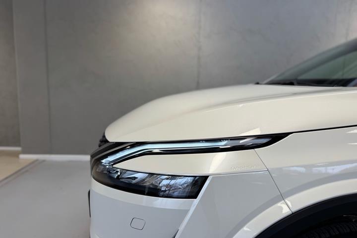 Hvid Nissan Qashqai fra 2022