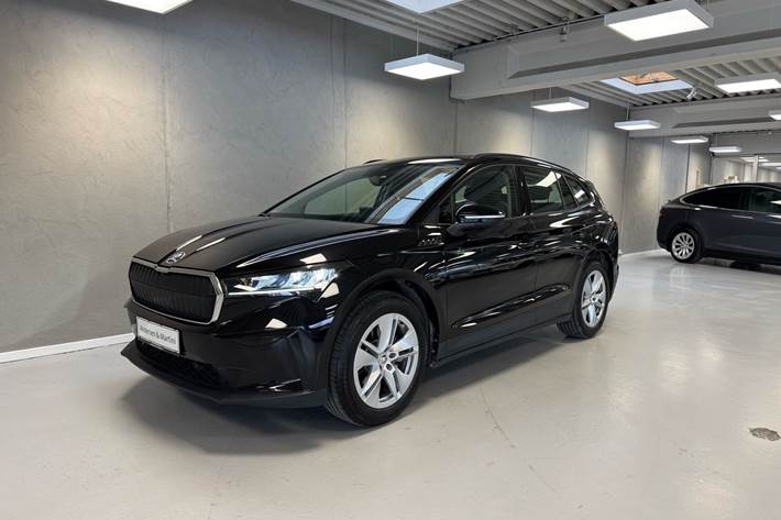 Sort Skoda Enyaq fra 2023