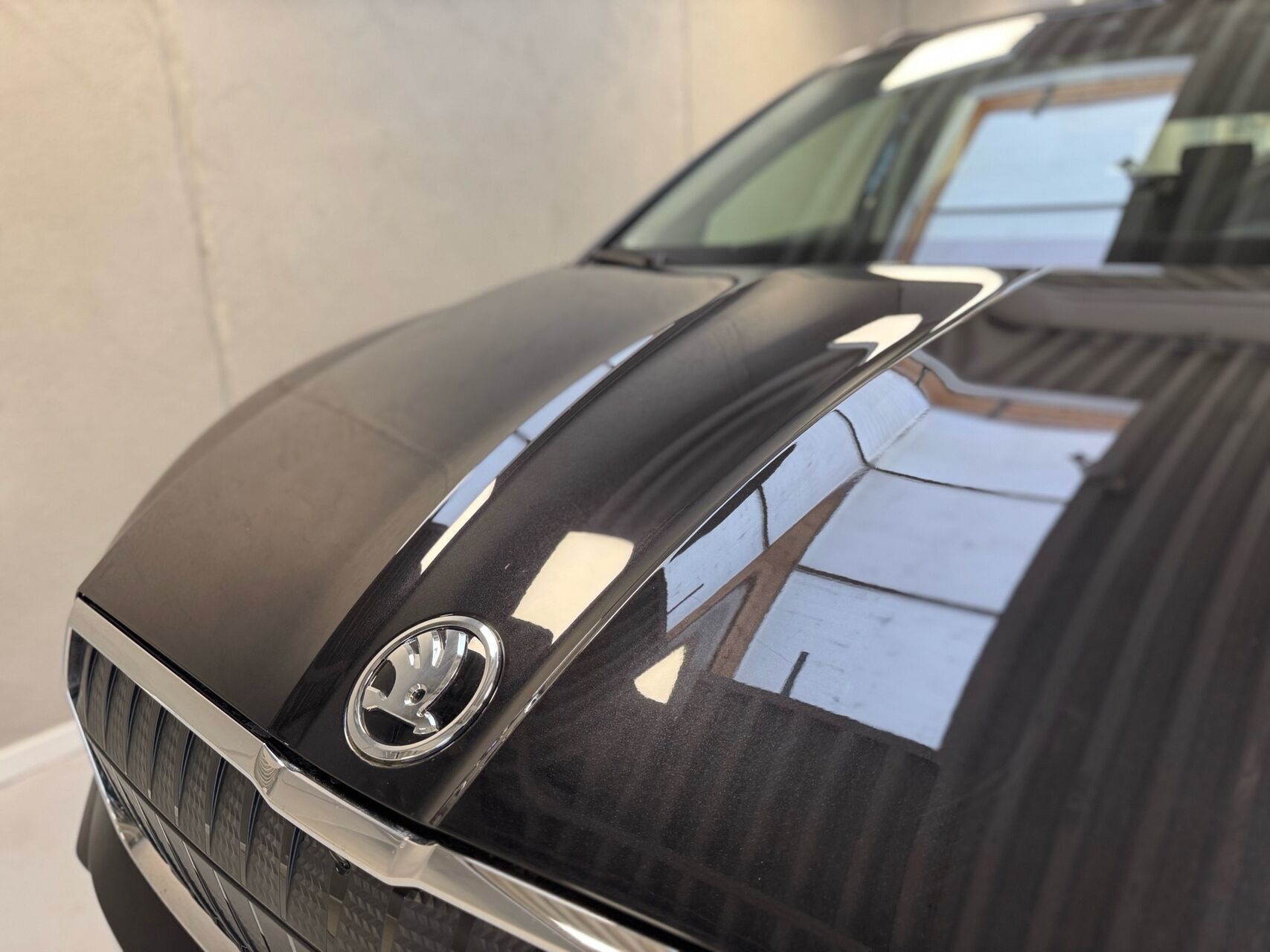 Sort Skoda Enyaq fra 2023