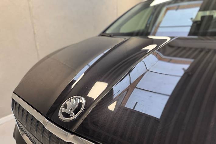 Sort Skoda Enyaq fra 2023