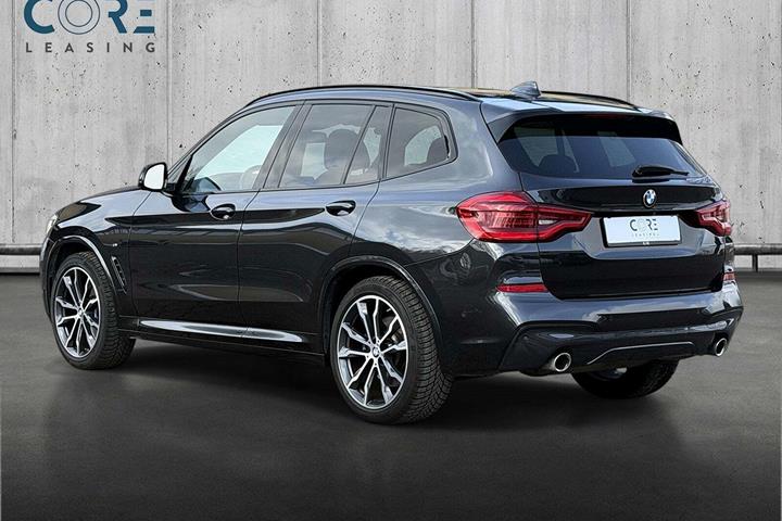 Grå BMW X3 fra 2018
