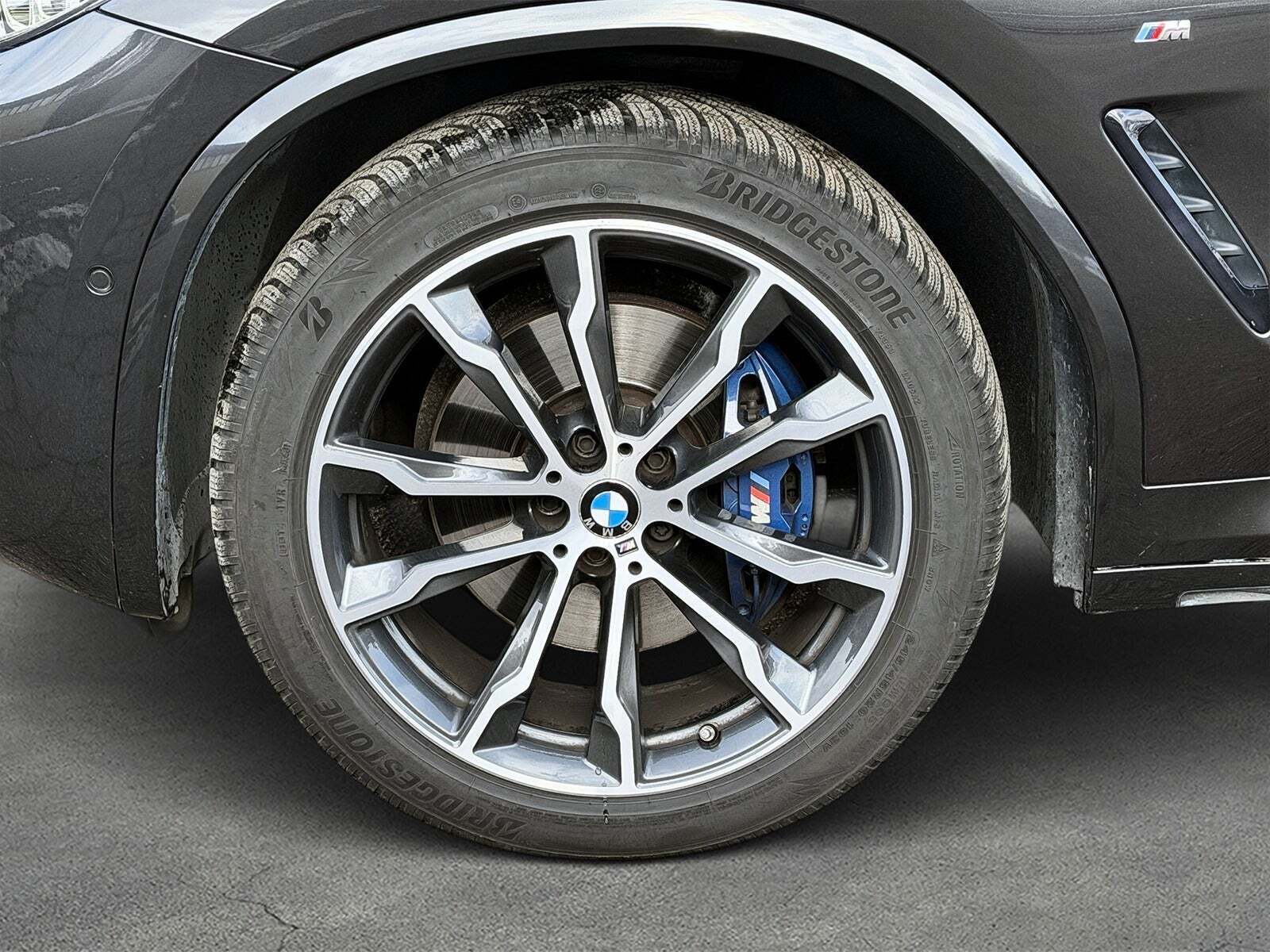 Grå BMW X3 fra 2018