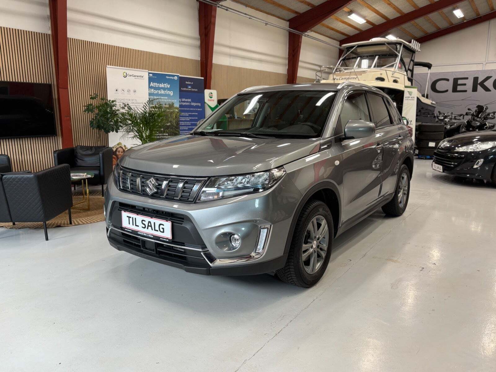 Sølv Suzuki Vitara fra 2022