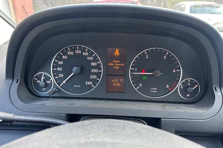 undefined Mercedes A180 fra 2010 set indefra