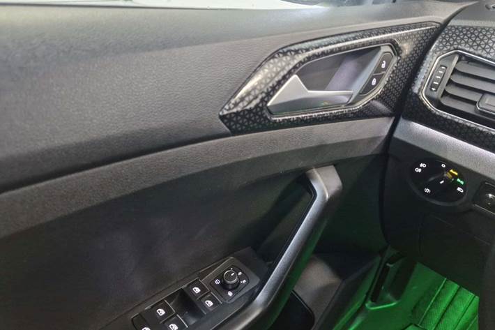 Turquoise VW T-Cross fra 2022