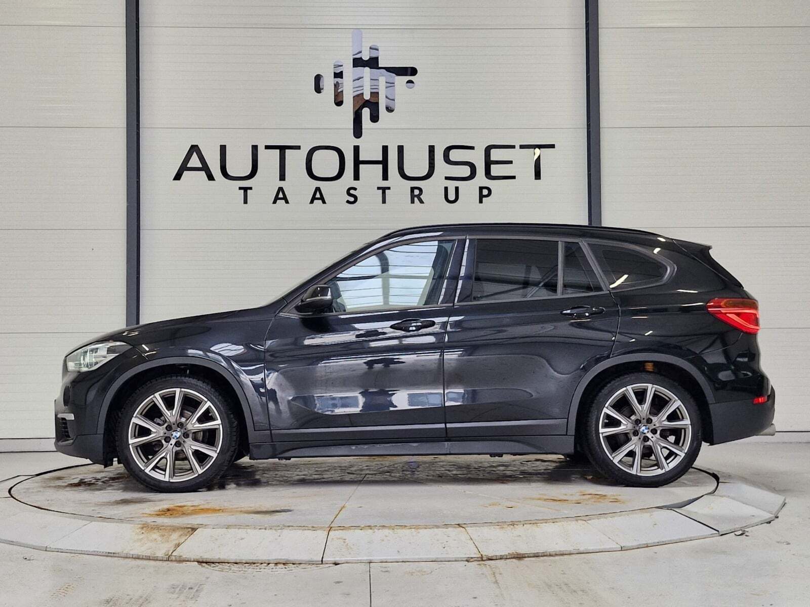 Sort BMW X1 fra 2019
