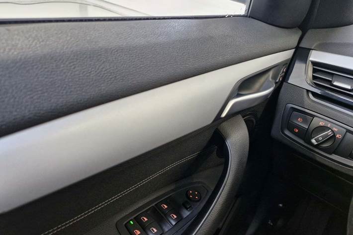 Sort BMW X1 fra 2019