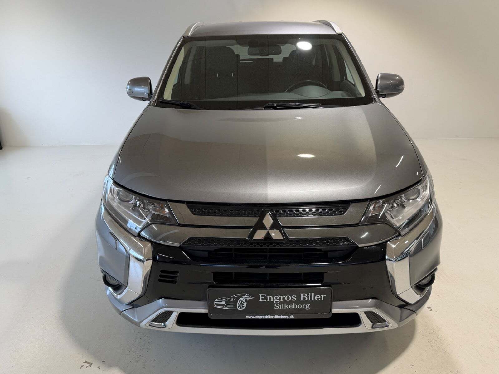 Mitsubishi Outlander 2,4 PHEV Instyle CVT 4WD