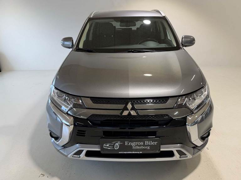 Mitsubishi Outlander 2,4 PHEV Instyle CVT 4WD
