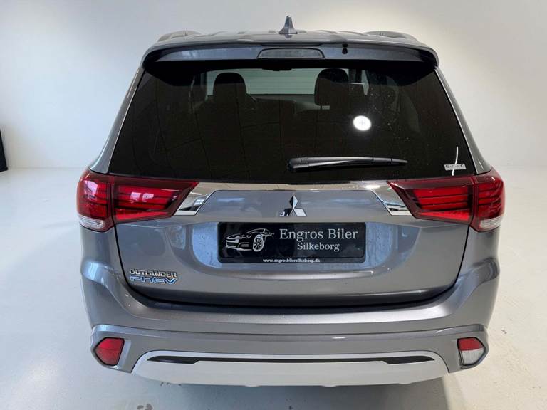 Mitsubishi Outlander 2,4 PHEV Instyle CVT 4WD
