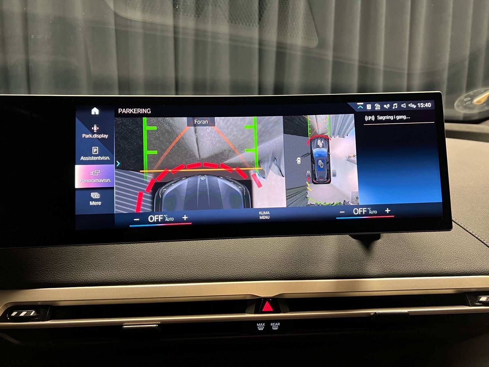 Grå BMW iX fra 2023