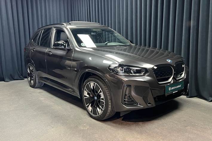 Grå BMW iX3 fra 2023