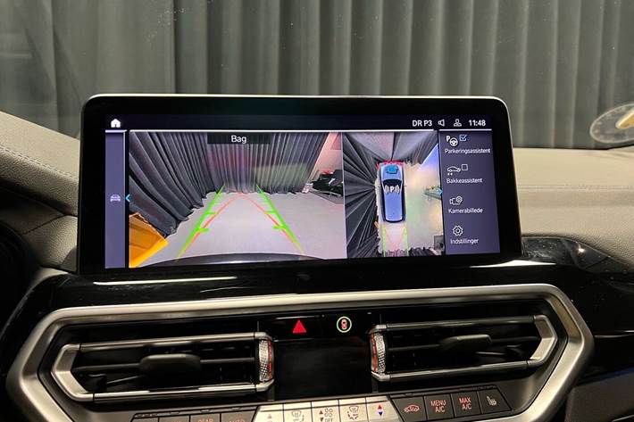 Grå BMW iX3 fra 2023