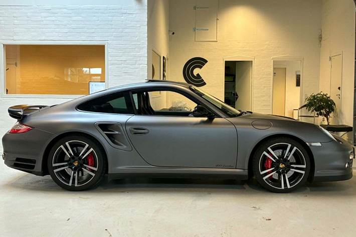 Grå Porsche 911 Turbo fra 2012