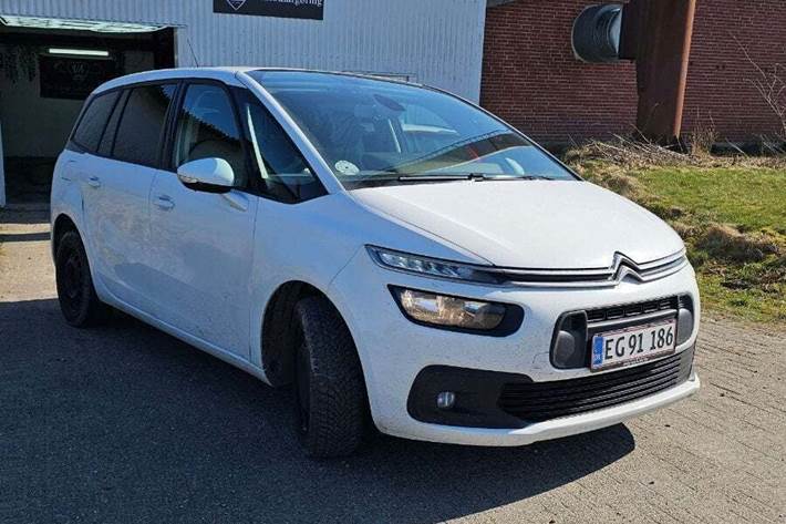Hvid Citroën Grand C4 SpaceTourer fra 2021 set udefra