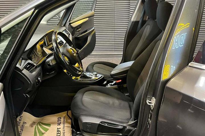 undefined BMW 218d fra 2016