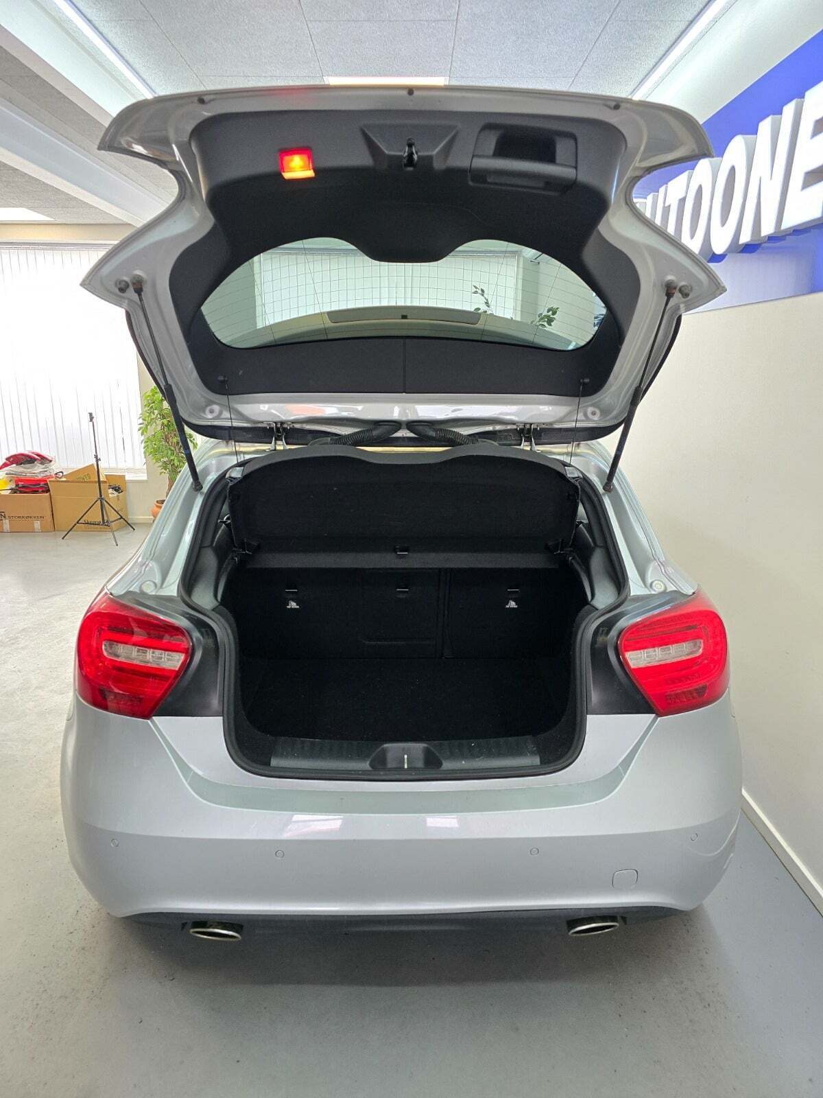 Sølv Mercedes A180 fra 2014