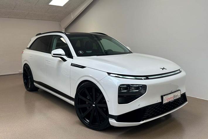 Hvid Xpeng G9 fra 2023