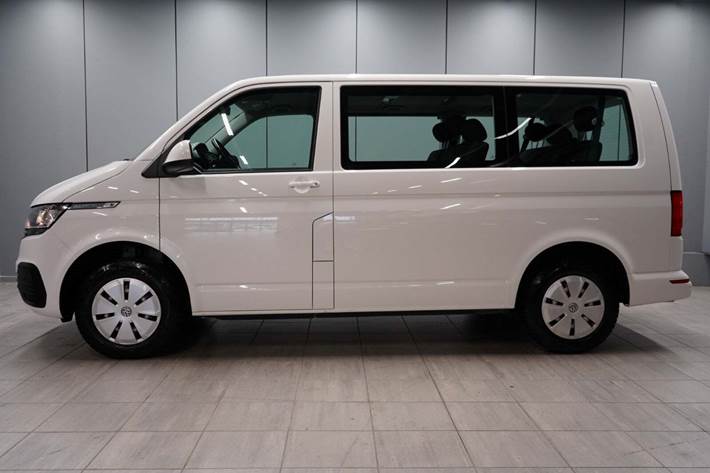 Hvid VW Caravelle fra 2021