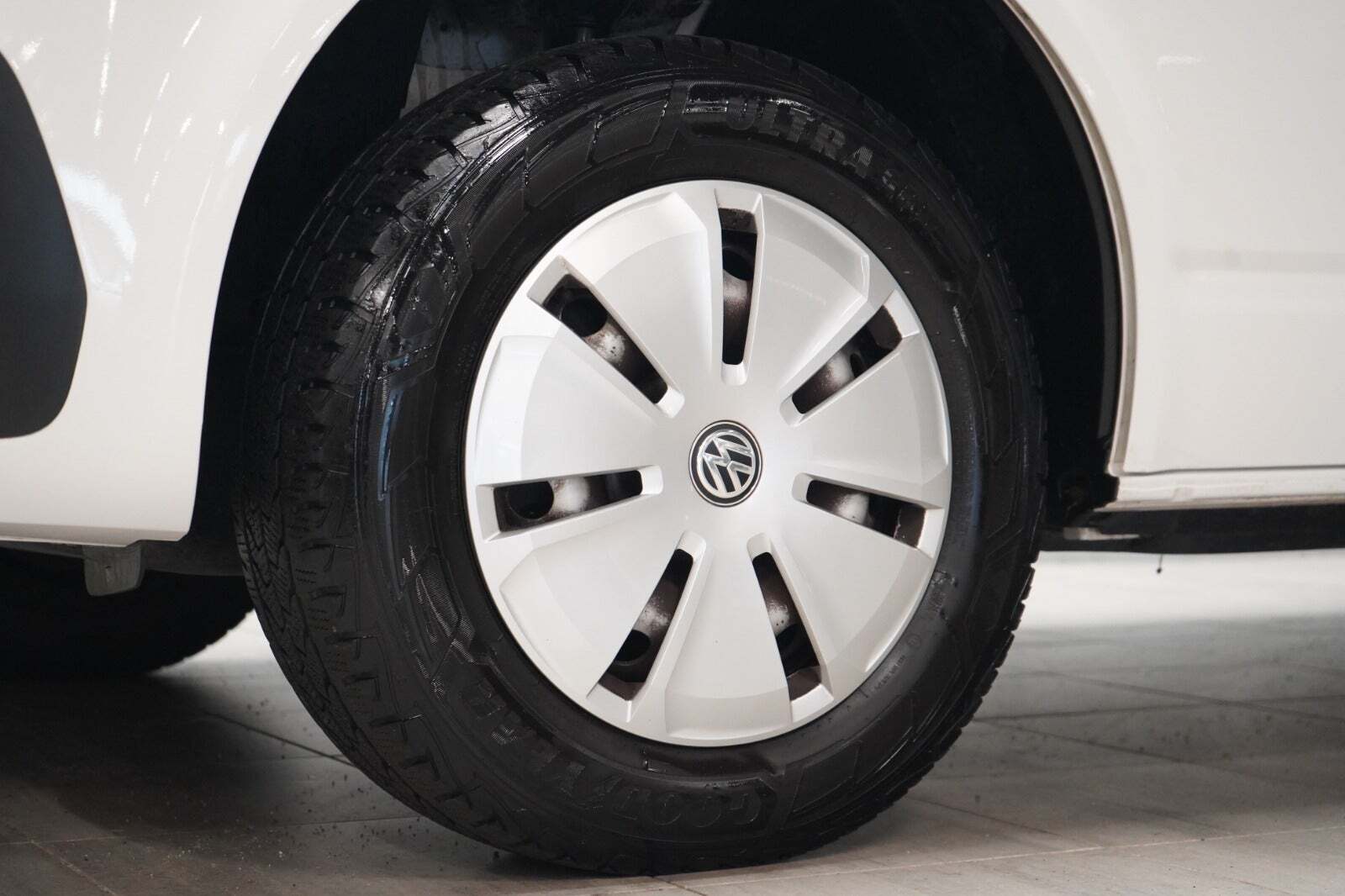 Hvid VW Caravelle fra 2021