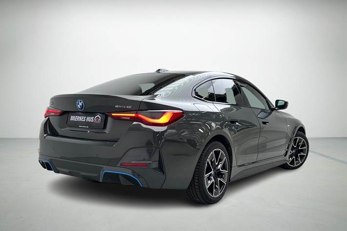 Grå BMW i4 fra 2022