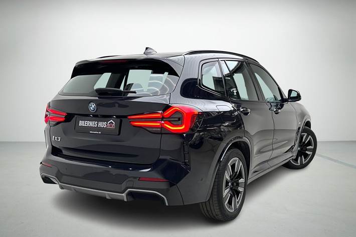 Sort BMW iX3 fra 2023