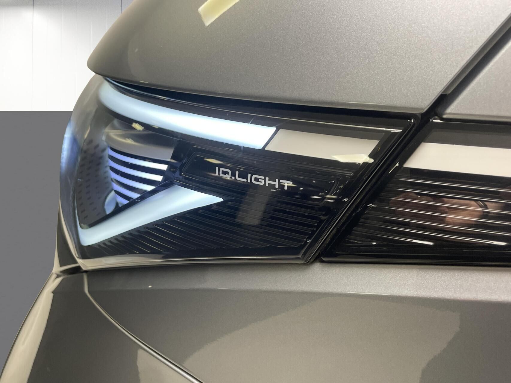 Grå VW ID.Buzz fra 2023