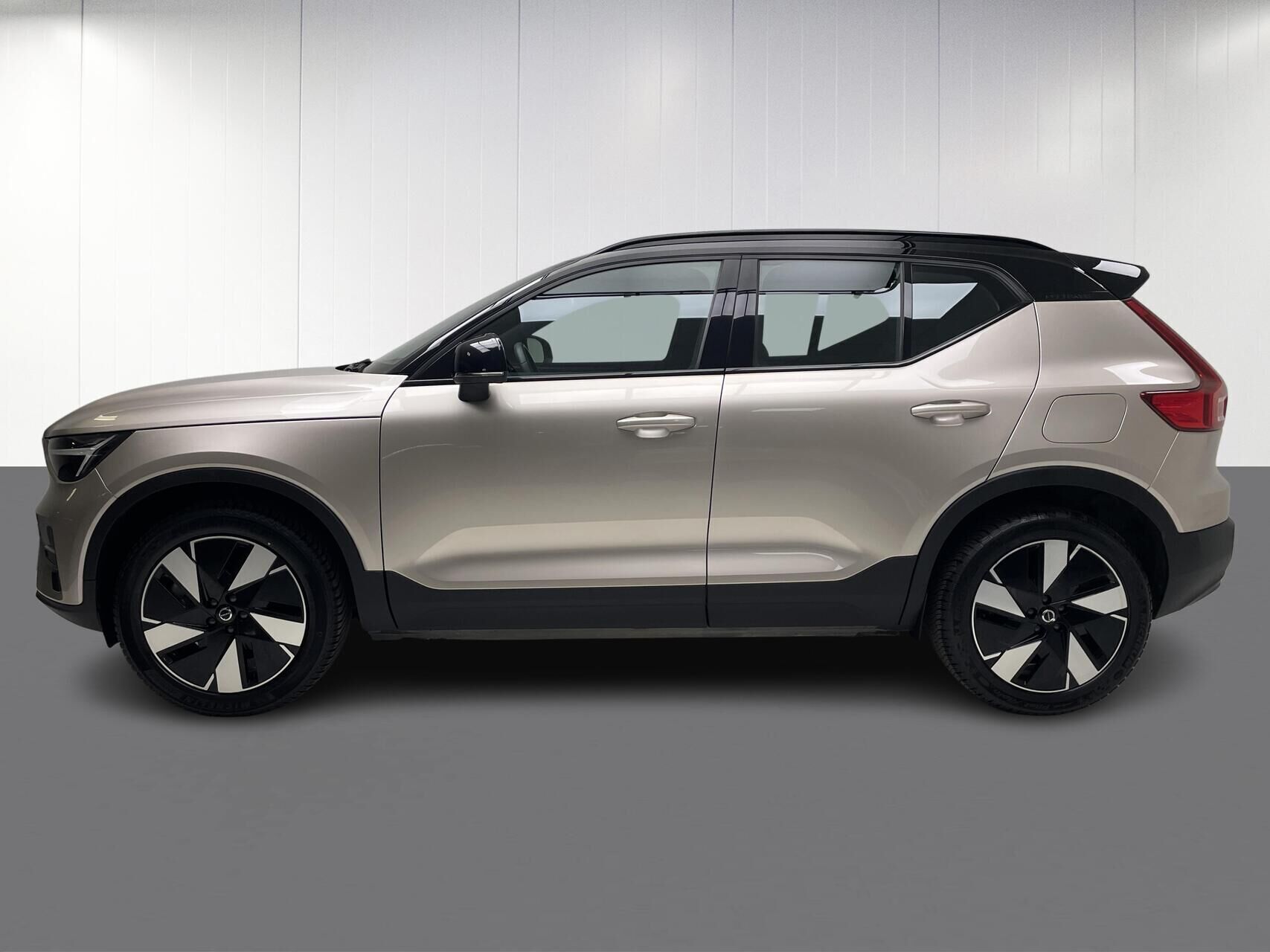 Volvo XC40 Recharge Extended Range Core 252HK 5d Aut.