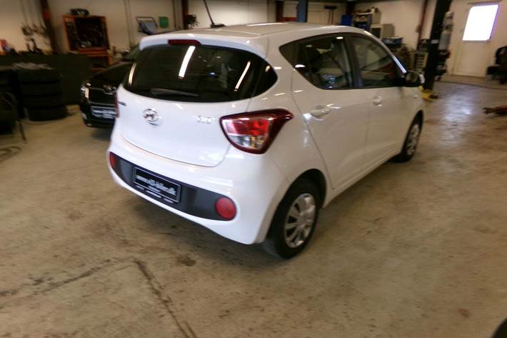 Hvid Hyundai i10 fra 2018