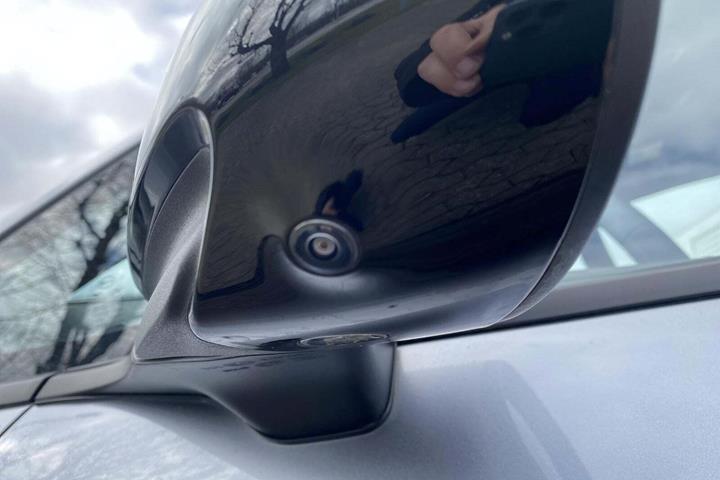 Grå BYD Dolphin fra 2024