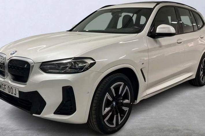 Hvid BMW iX3 fra 2022