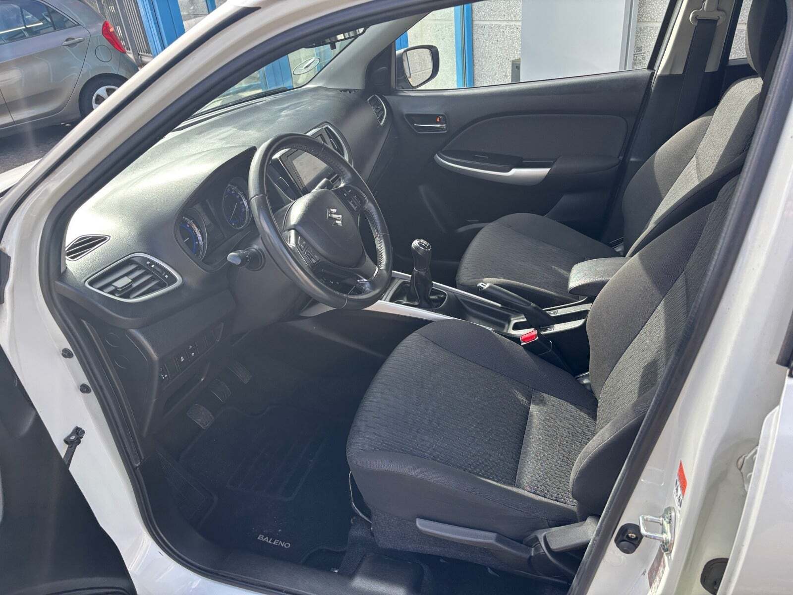 Hvid Suzuki Baleno fra 2018