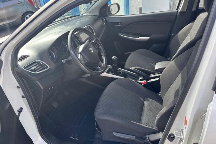 Hvid Suzuki Baleno fra 2018