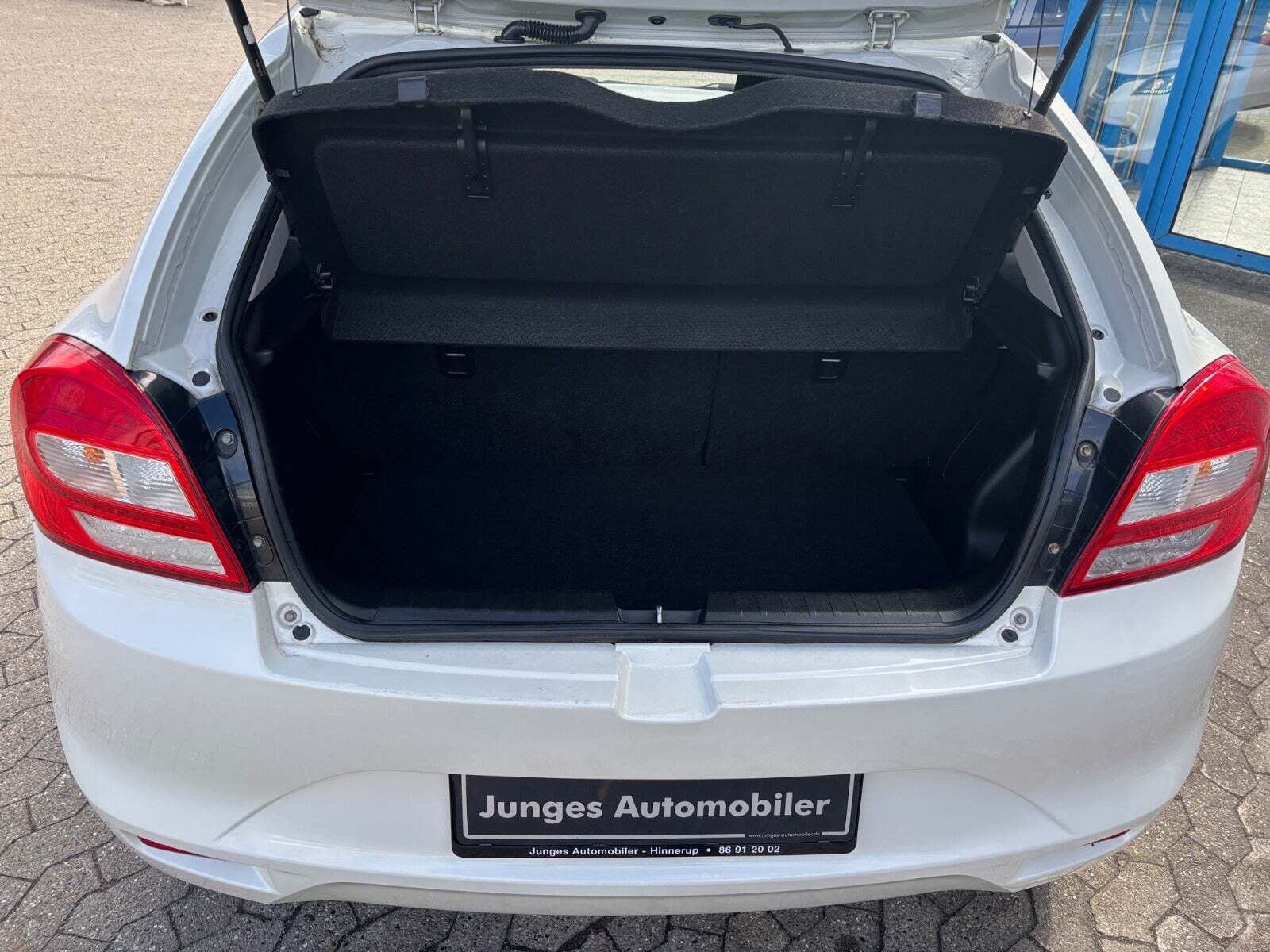 Hvid Suzuki Baleno fra 2018