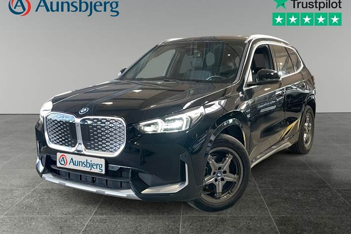 Sort BMW iX1 fra 2024