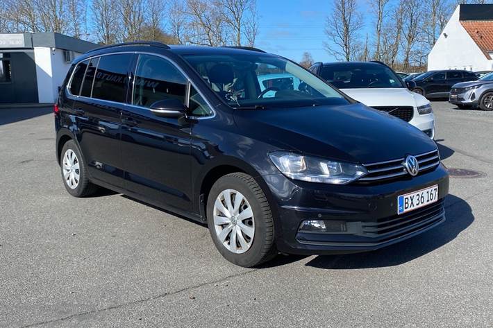 Sort VW Touran fra 2018