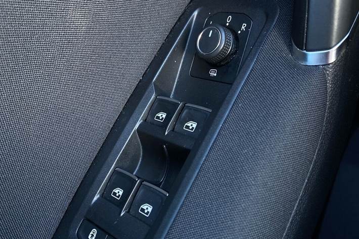 Sort VW Touran fra 2018