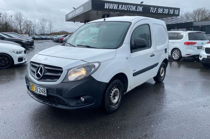 Hvid Mercedes Citan fra 2015