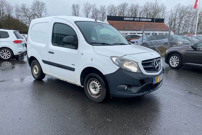 Hvid Mercedes Citan fra 2015