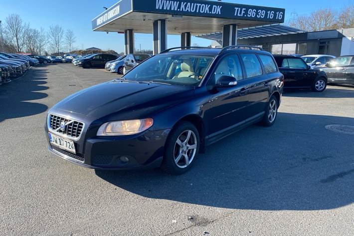 Blå Volvo V70 fra 2008