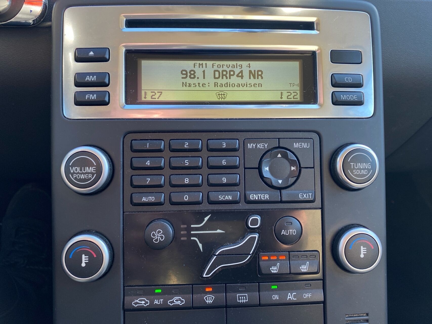 Blå Volvo V70 fra 2008