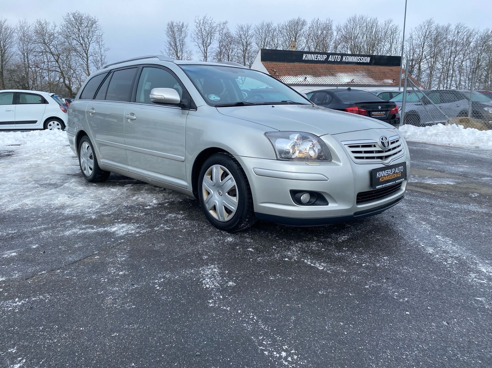 Toyota Avensis 1,8 Linea Terra 129HK Stc