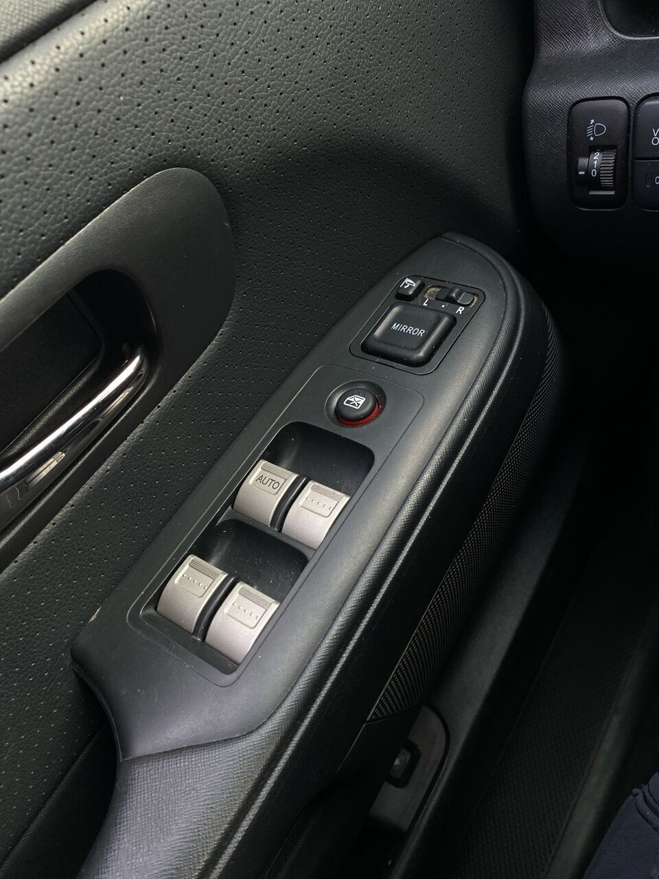 Sølv Honda CR-V fra 2006