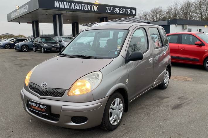 undefined Toyota Yaris Verso fra 2003