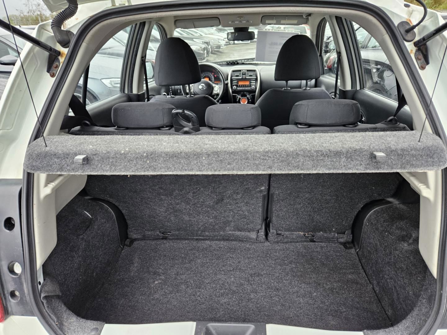 Hvid Nissan Micra fra 2013