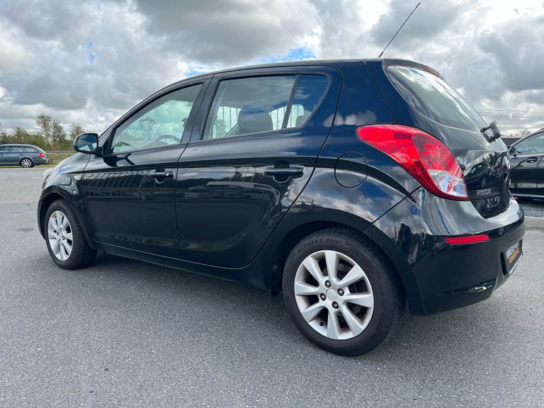 Hyundai i20 1,2 Classic XTR 85HK 5d