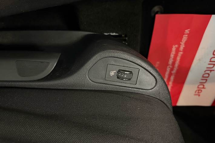 Blå Peugeot 308 fra 2007