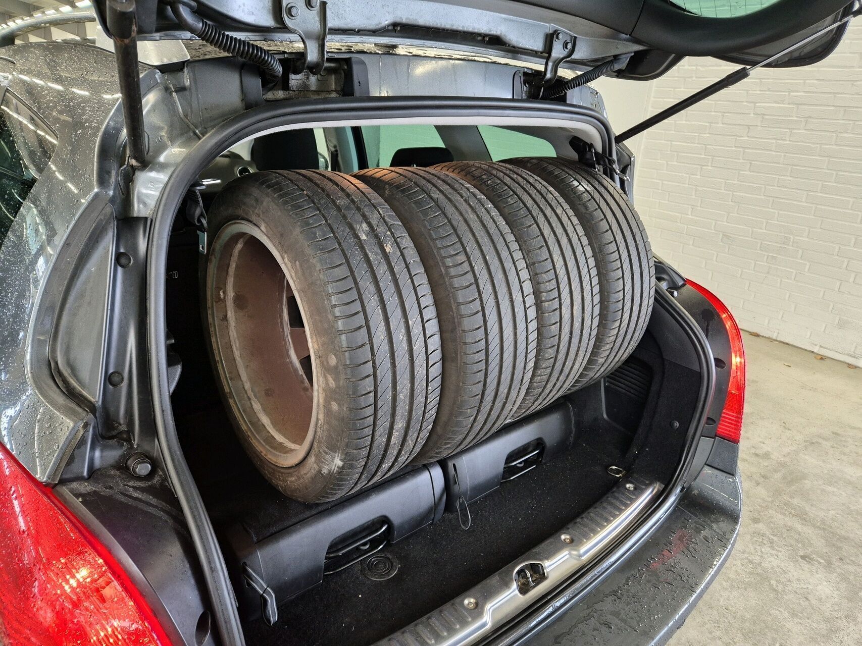 Sort Peugeot 308 fra 2012